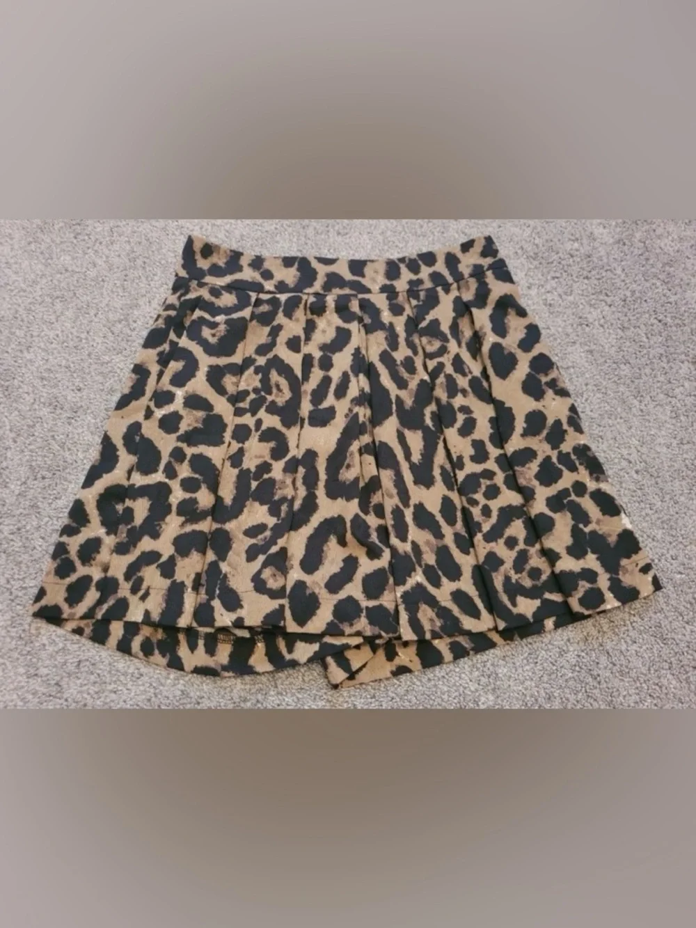 Hayden Los Angeles Leopard-Print Pleated Swing Shorts Size S Tan & Black Spring